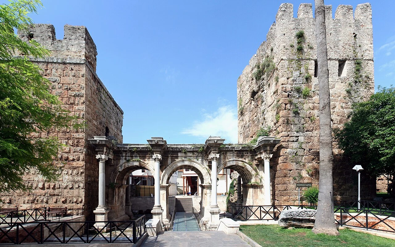 Hadrianus Kapısı — Antalya's iconic Roman gate with three arches